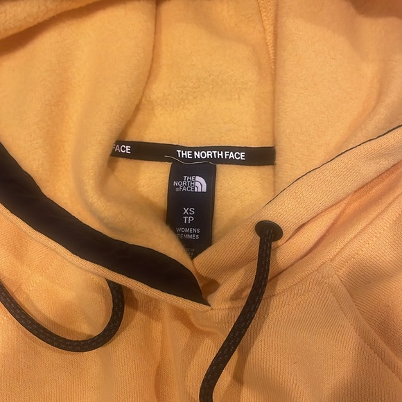 Women’s xs northface hoodie - Picture 3 of 3